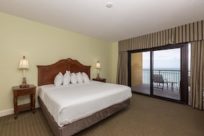 3 chambres, coffres-forts dans les chambres, fer et planche à repasser