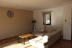 TV, DVD player, stereo