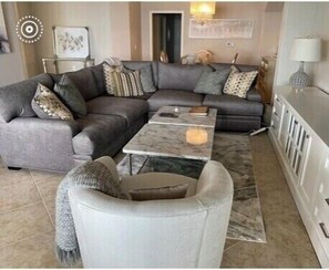 Flat-screen TV - 3 BR , 27 Holes, Resort Community, Luxurious Heritage Bay Resort (Naples)