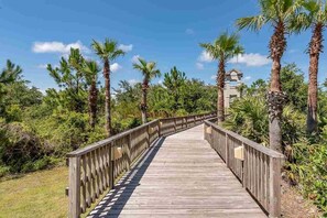 Property grounds - 5* Waterfront Upscale Condo in Perdido Key, FL (Pensacola)