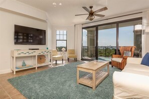 Smart TV, DVD player - 5* Waterfront Upscale Condo in Perdido Key, FL (Pensacola)