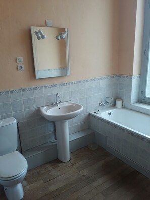 Hårtørrer, håndklæder, Toiletpapir
