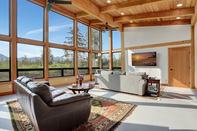 2 Master Suites-The Mountain View Chalet @ Abby's Place