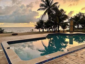 Outdoor pool - Beachfront Villa with a Pool and 360° Views - 0 min walk to beach (Hopkins)