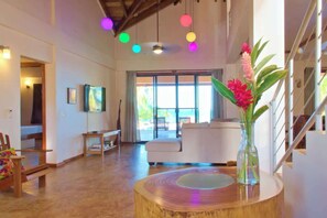 Smart TV, books, offices - Beachfront Villa with a Pool and 360° Views - 0 min walk to beach (Hopkins)