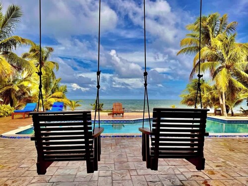 Beachfront Villa with a Pool and 360° Views - 0 min walk to beach