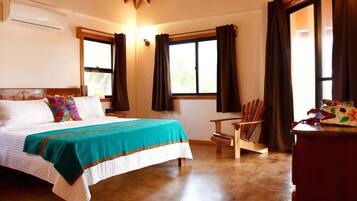 3 bedrooms, in-room safe, iron/ironing board, free WiFi