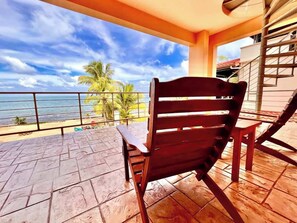 Terrace/patio - Beachfront Villa with a Pool and 360° Views - 0 min walk to beach (Hopkins)