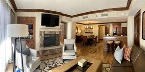 Televisión y chimenea 