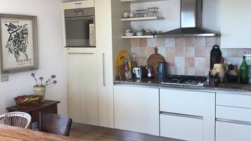 Kühlschrank, Ofen, Herdplatte, Geschirrspüler