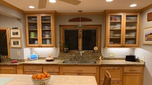 茶具/咖啡用具、微波炉、洗碗机、厨具/餐具