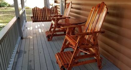 Cabin 3 is a Quiet log Cabin on Lookout Mountain 2 bedroom 2 bath