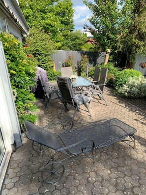 Outdoor dining - Apartment in a beautiful quiet location (Hann. Münden)