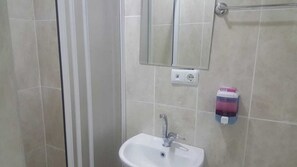 Shower, hair dryer, towels - Lux Otel (Erzurum)