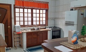 Fridge, microwave, stovetop, blender