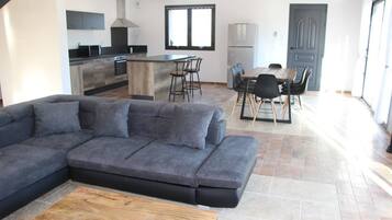 Télévision, lecteur de DVD, chaßne hi-fi