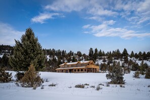 Exterior - Beautiful, private, perfectly located home for sleeping 16 guests comfortably! (Gallatin Gateway)