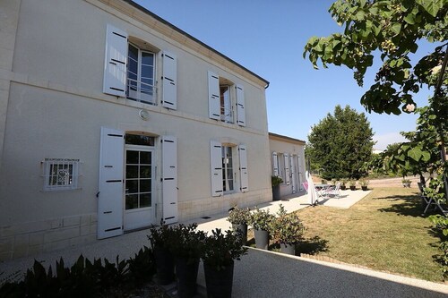 VILLA ANGELY- INDIVIDUAL Cottage FULL SOUTH TERRACE
