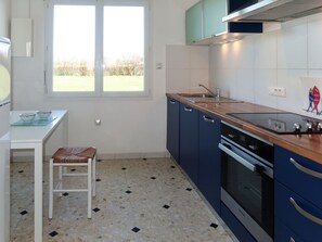Microwave, oven
