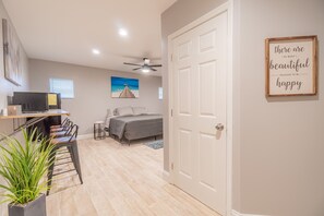 Iron/ironing board, WiFi, bed sheets, wheelchair access