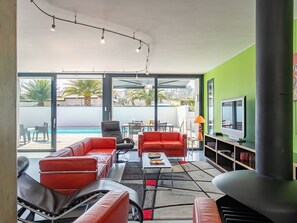 TV, DVD player, table football - Wonderful private villa for 6 people with WIFI, hot tub, private pool, TV, terrace and pets allo... (Pennenes)