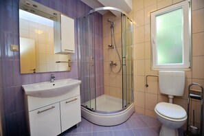 淋浴設備、風筒、提供毛巾、番梘