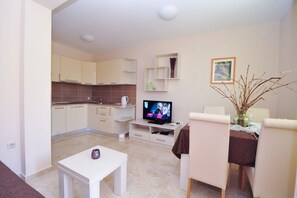 Interior - Family 4* Suite with Playground, Pool and Beach 5 (Dubac, Novalja)