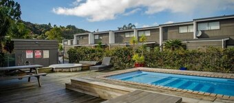 Romántico apartamento de un dormitorio ubicado cerca del área de la piscina en el centro del complejo.