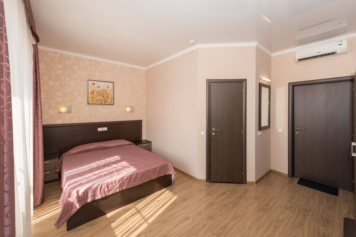 1 bedroom, premium bedding, in-room safe, individually decorated