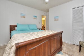 3 makuuhuonetta, työpöytä, silitysrauta/-lauta, Wi-Fi