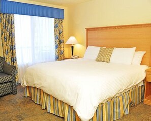 1 dormitori, caixa forta a l'habitació i planxa i posts de planxar 