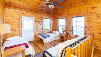 3 chambres, bureau, Wi-Fi gratuit, draps fournis