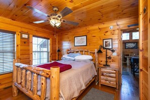 3 bedrooms, desk, free WiFi, bed sheets