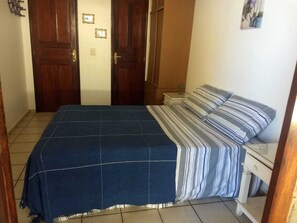 2 quartos, ferros/tábuas de passar roupa, Wi-Fi de cortesia