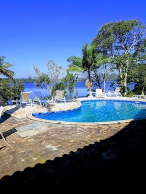 Piscine extérieure, piscine chauffée
