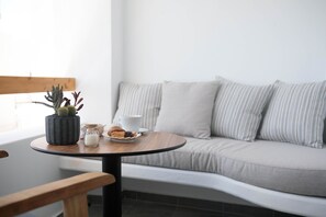 Beach/ocean view - Kissos Luxury Suites (Naxos)