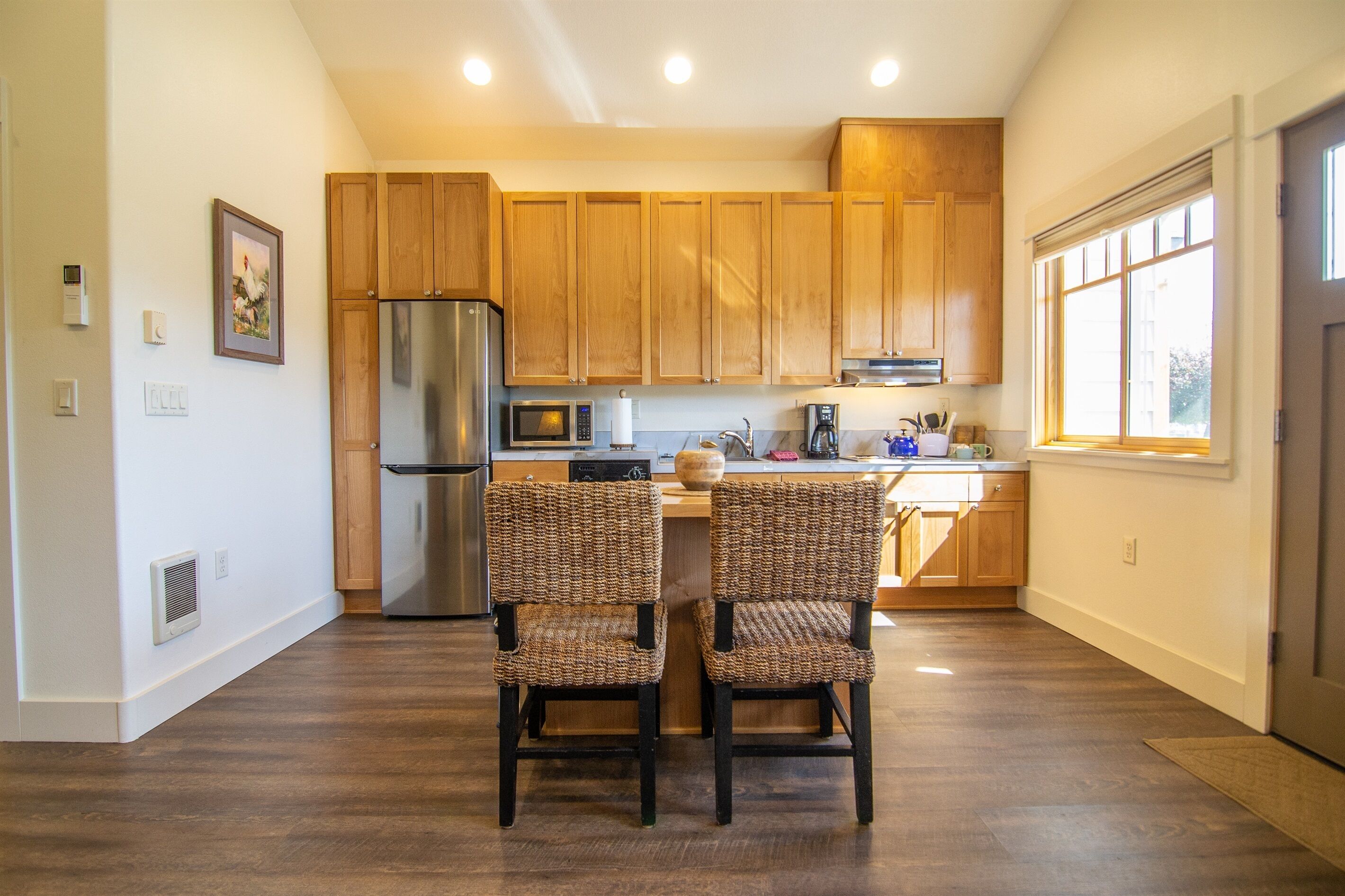 Refrigerador, microondas, parrilla de estufa y lavavajillas 