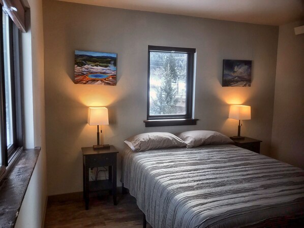 2 habitaciones, tabla de planchar con plancha y wifi gratis 