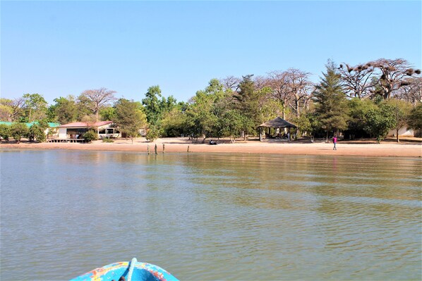Plage privée, serviettes de plage, massages sur la plage
