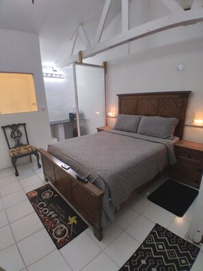 Individually furnished, blackout curtains, iron/ironing board, free WiFi - Calinago Friendly Family Sxm Home (Philipsburg)