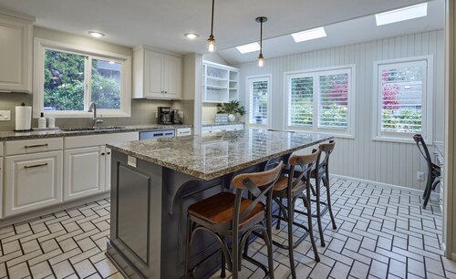 Oakway Blissful Abode, Walk to Autzen Stadium