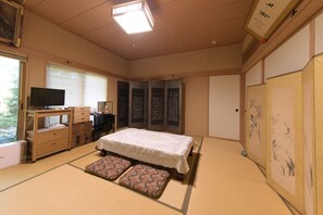 Japanese Style Room 4 people | Iron/ironing board, free WiFi