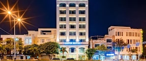 Front of property – evening/night - Lupin Boutique Hotel (Da Nang)