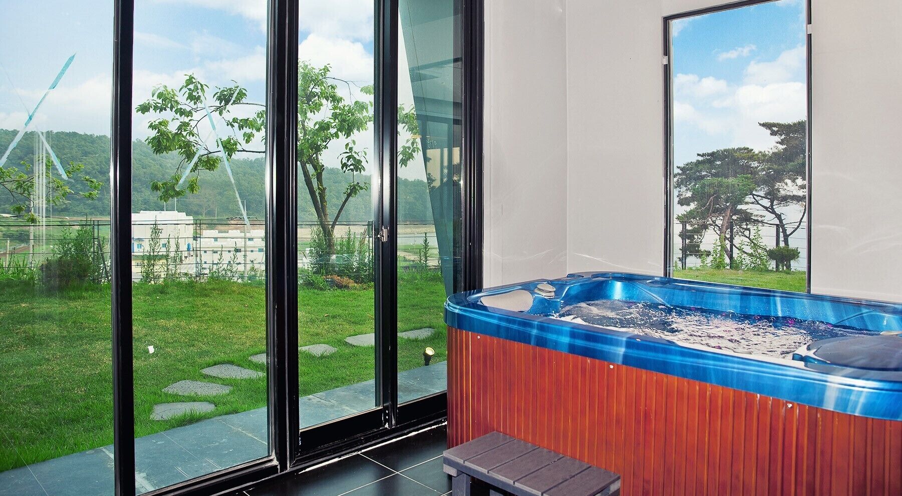 classic room | jetted bathtub