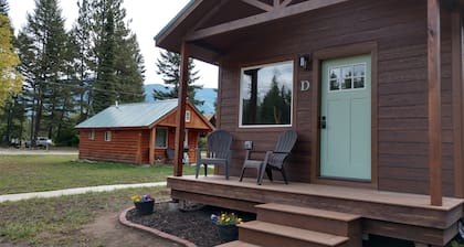 Viihtyisä ja edullinen studio-mökki lähellä Glacier Parkia, Flathead Lakea ja paljon muuta!