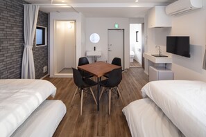 1 slaapkamer, een strijkplank/strijkijzer, wifi, beddengoed