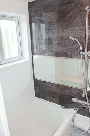 2F | Bathroom shower