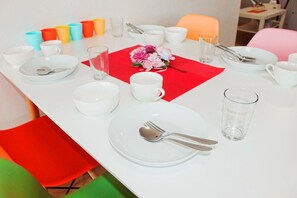 Zimmer (2F) | Essbereich im Zimmer