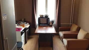 Fridge, microwave