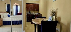 1 Schlafzimmer, Bügeleisen/Bügelbrett, kostenloses WLAN, Bettwäsche